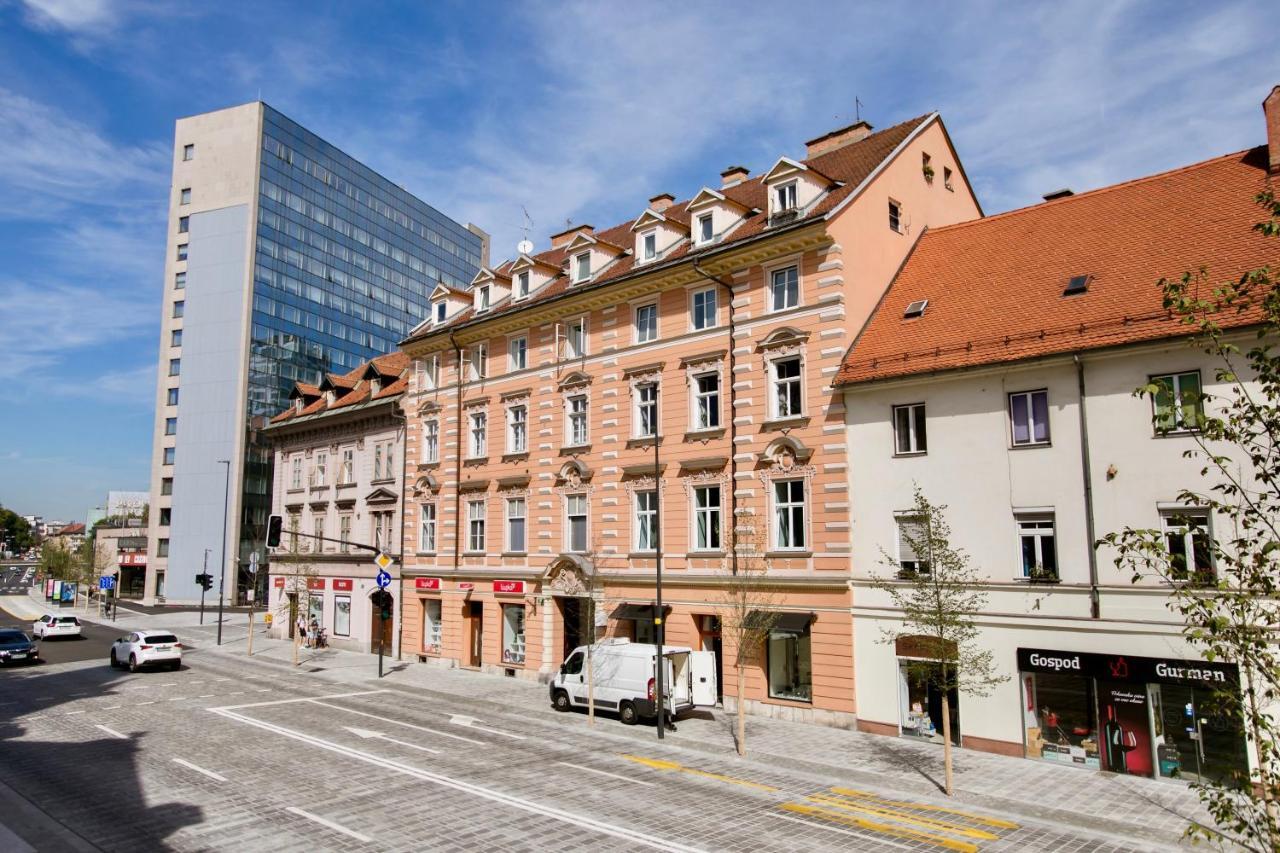 Optim Apartment